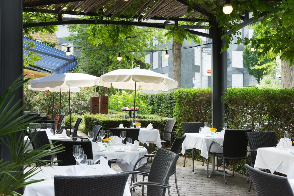 Hotel Fly Away Kloten Restaurant photo