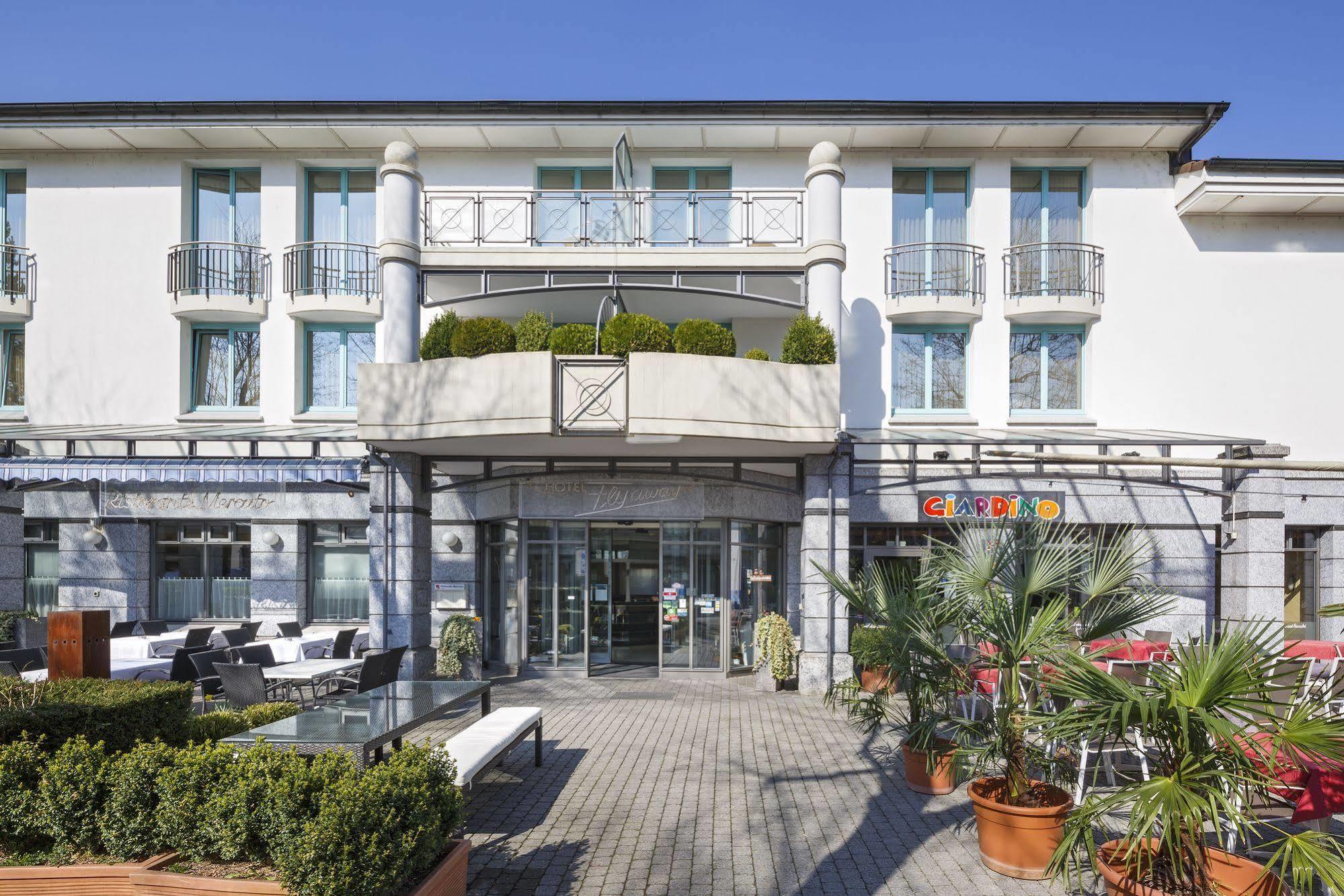 Hotel Fly Away Kloten Exterior photo