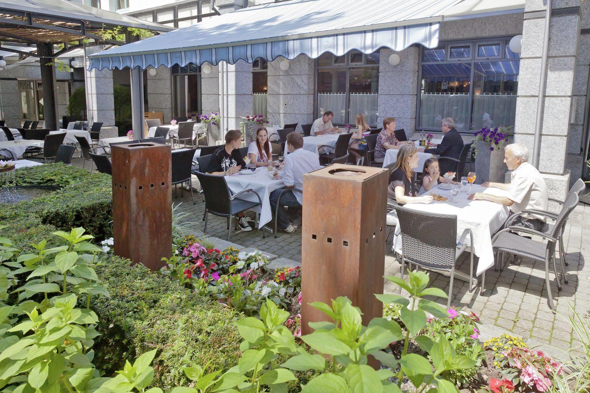 Hotel Fly Away Kloten Exterior photo