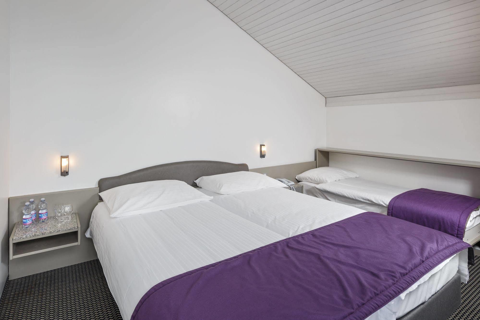 Hotel Fly Away Kloten Exterior photo